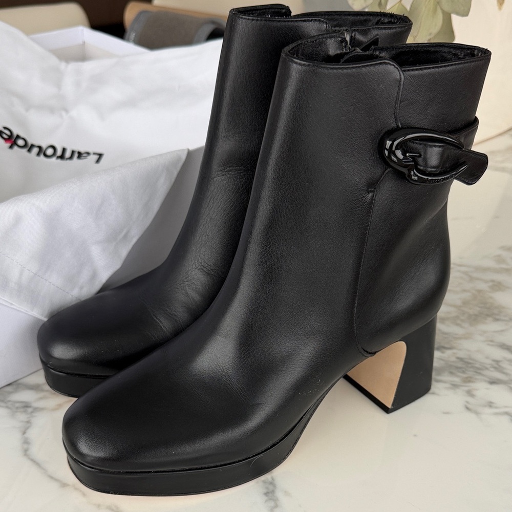 LARROUDE Dolly Verona low Black Leather Ankle Boots